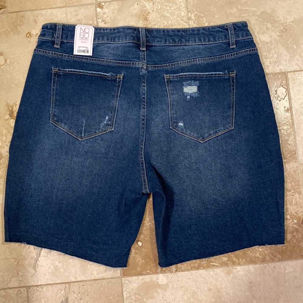 NO BO RIPPED SHORTS - Picture 3 of 4